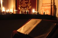 obrázek k akci Večerní prohlídka Šachovy synagogy při svíčkách