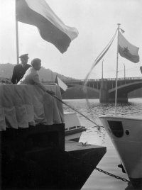 obrázek k akci Mimořádná plavba na Slapy k 50. letům Odry